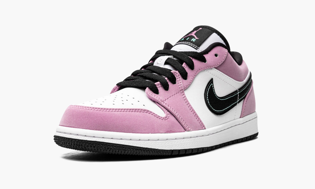 Violet Shock - Air Jordan 1 Low SE - product image from the listing.