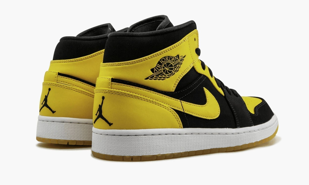 "New Love 2017 Release" Air Jordan 1 Mid - product image from the listing.