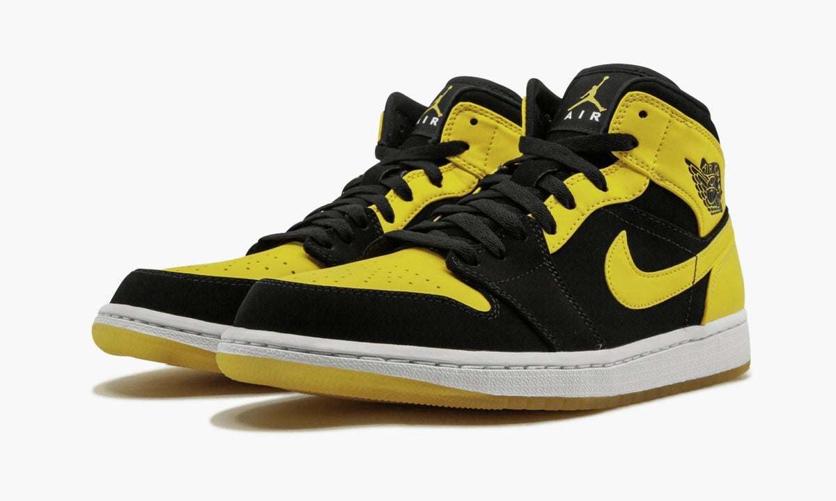 "New Love 2017 Release" Air Jordan 1 Mid - product image from the listing.