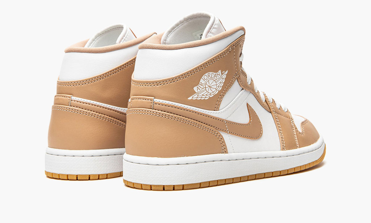 "Tan / Gum" Air Jordan 1 Mid - product image from the listing.