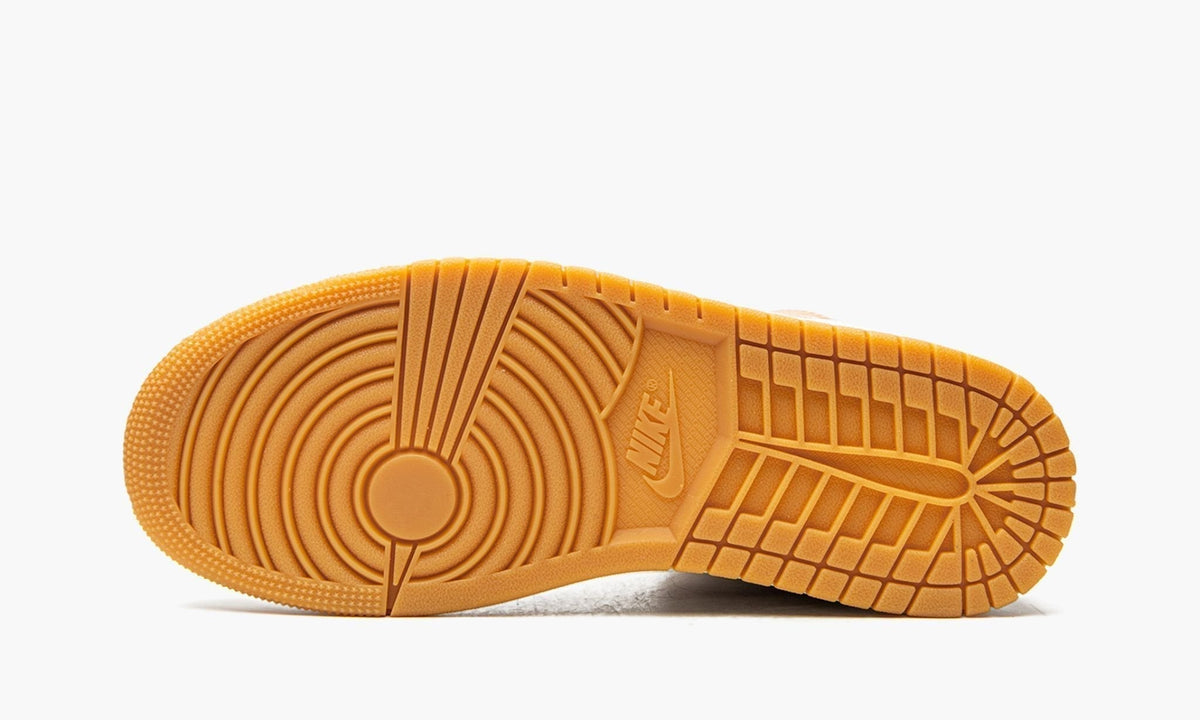 "Tan / Gum" Air Jordan 1 Mid - product image from the listing.