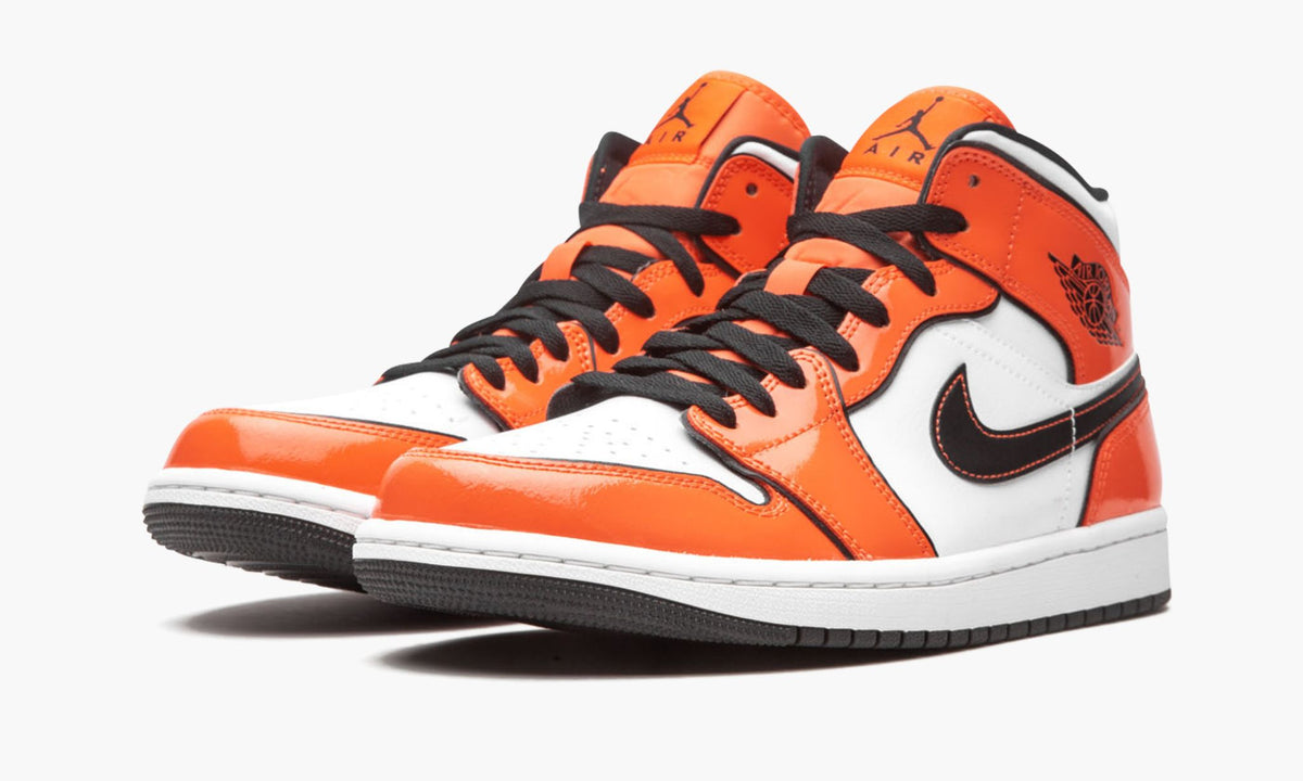 "Turf Orange" Air Jordan 1 Mid SE - product image from the listing.