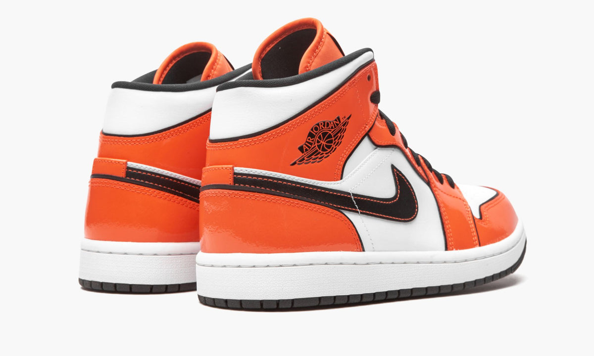 "Turf Orange" Air Jordan 1 Mid SE - product image from the listing.