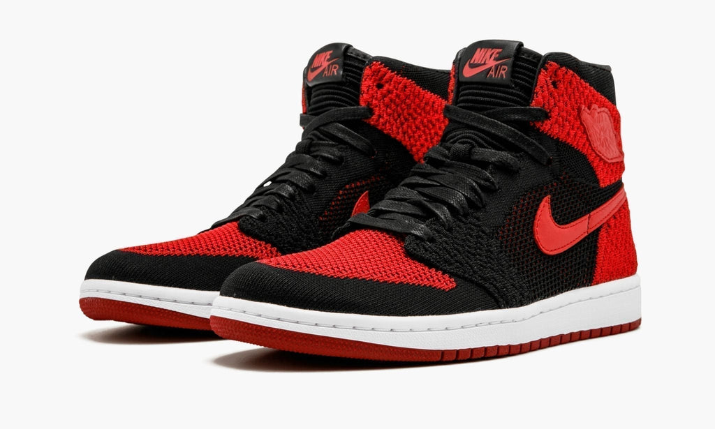 HI Flyknit - Air Jordan 1 Retro - product image from the listing.