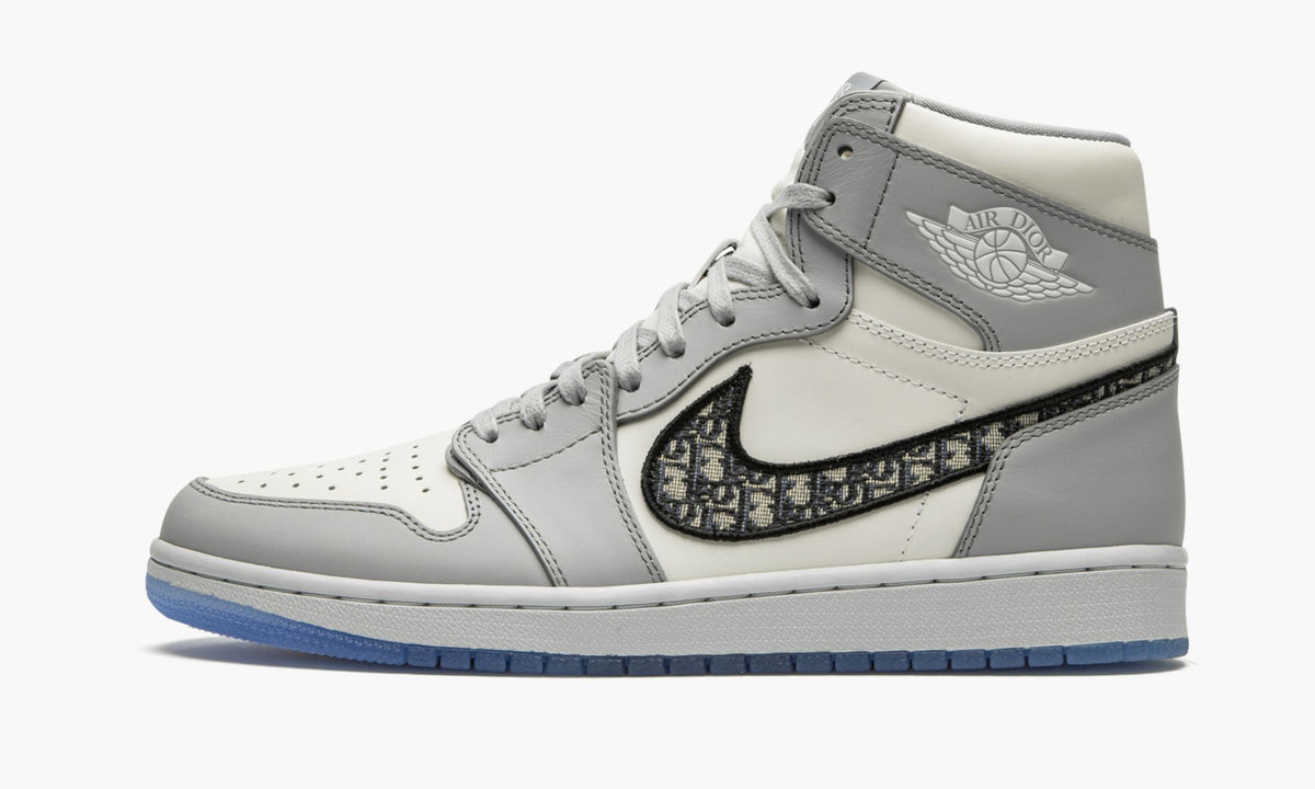 Dior - Air Jordan 1 Retro High - product image from the listing.