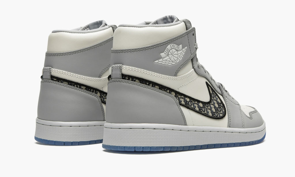 Dior - Air Jordan 1 Retro High - product image from the listing.
