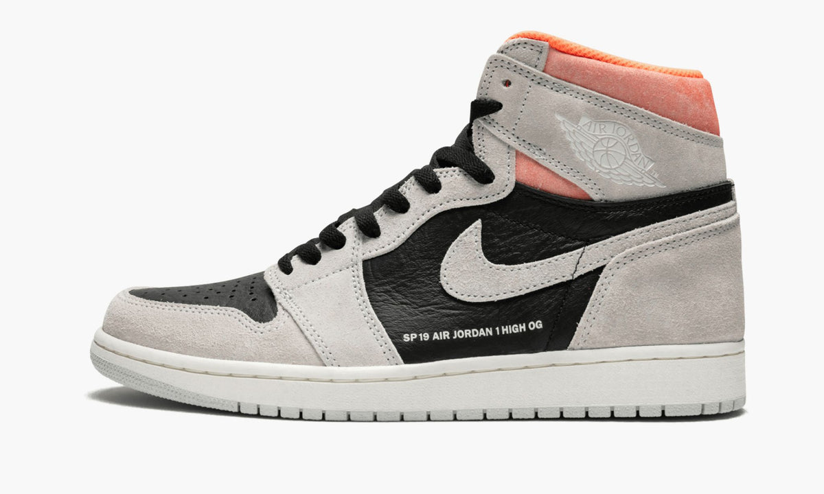 "Neutral Grey/Hyper Crimson" Air Jordan 1 Retro High OG - product image from the listing.