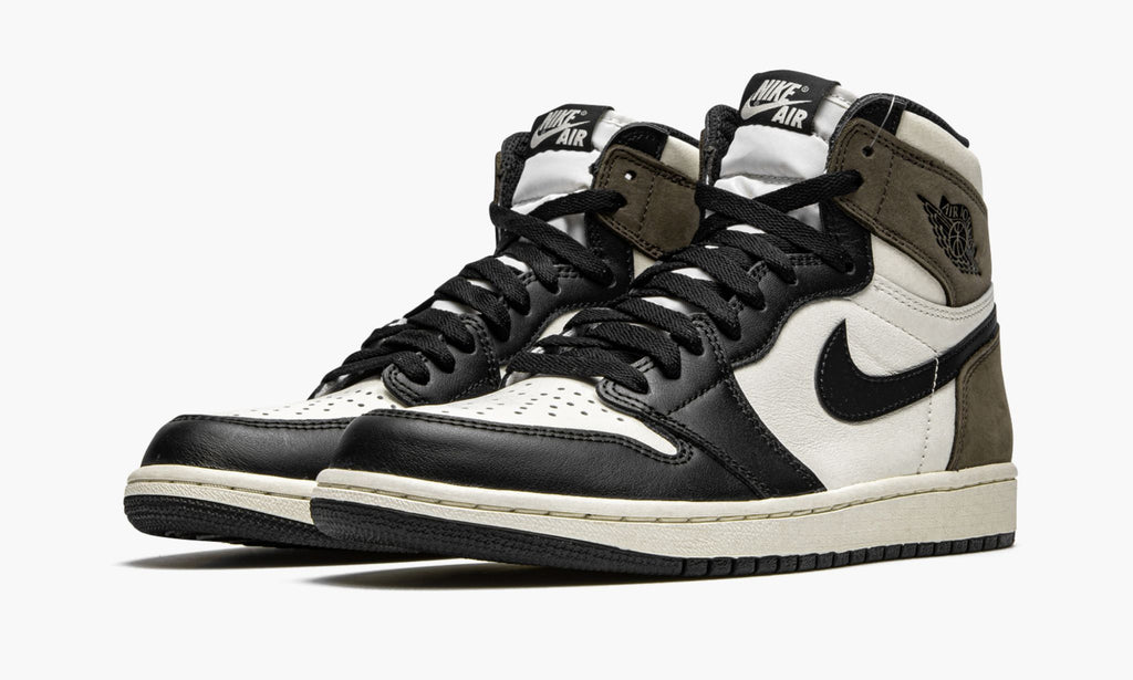 Air Jordan 1 Retro High OG in Dark Mocha - product image from the listing.
