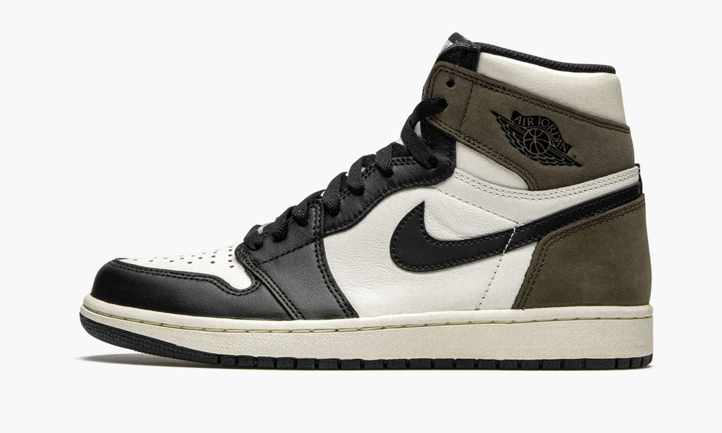 Air Jordan 1 Retro High OG in Dark Mocha - product image from the listing.