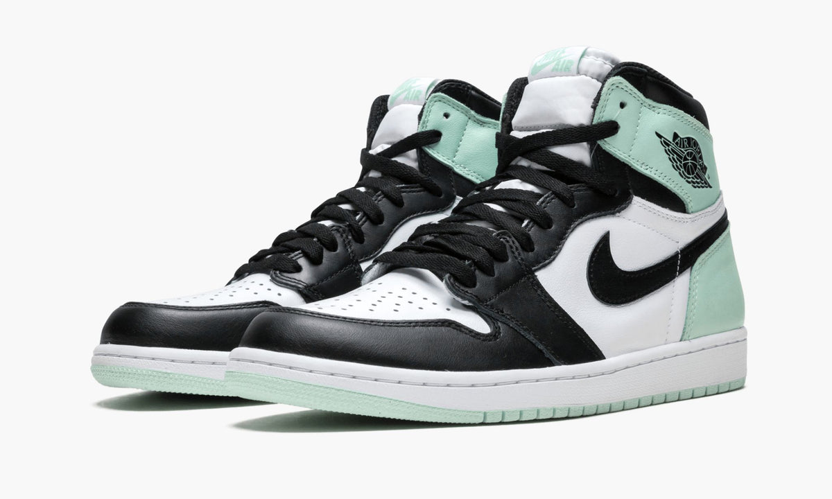 "Igloo" Air Jordan 1 Retro High OG NRG - product image from the listing.