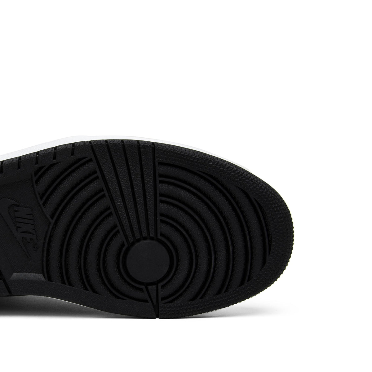 Shadow 2018 - Air Jordan 1 Retro High OG 555088-013 - product image from the listing.