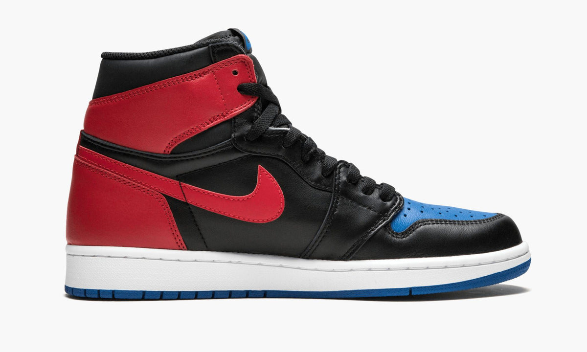 Top 3 - Air Jordan 1 Retro High OG - product image from the listing.