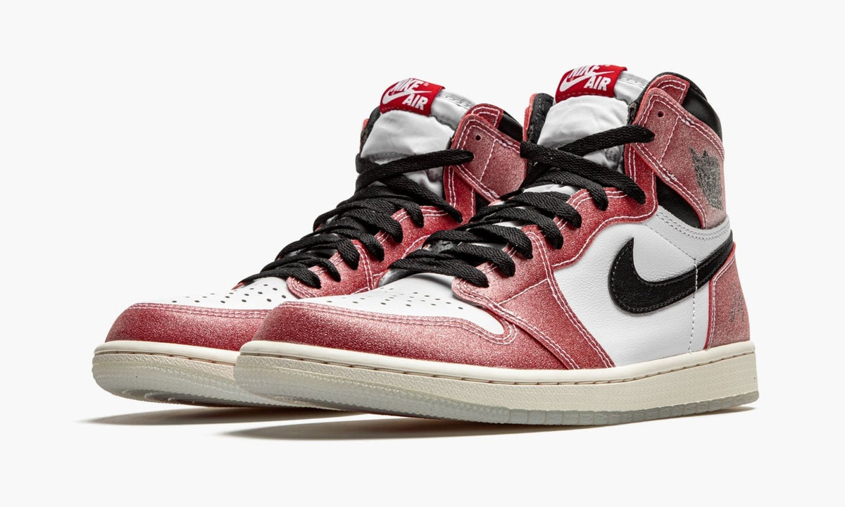 Chicago - Air Jordan 1 Retro High OG Trophy Room - product image from the listing.