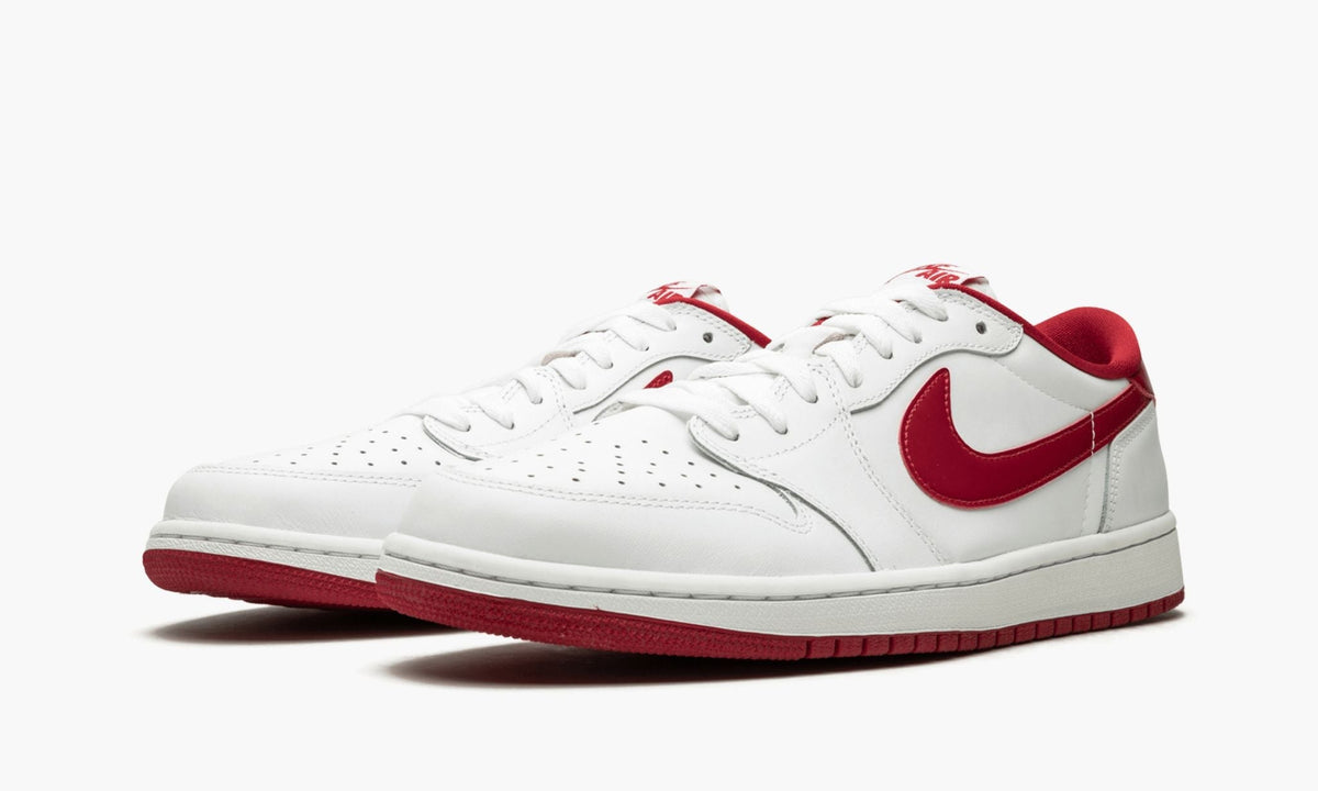 Air Jordan 1 Retro Low OG White / Varsity in Red - product image from the listing.