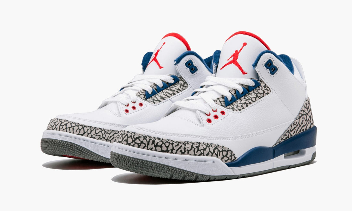 Air Jordan 3 Retro OG True in Blue - product image from the listing.