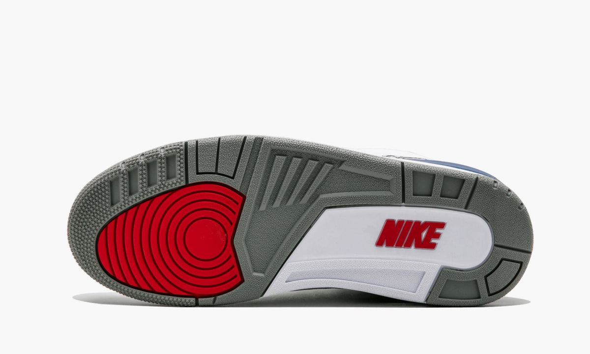 Air Jordan 3 Retro OG True in Blue - product image from the listing.