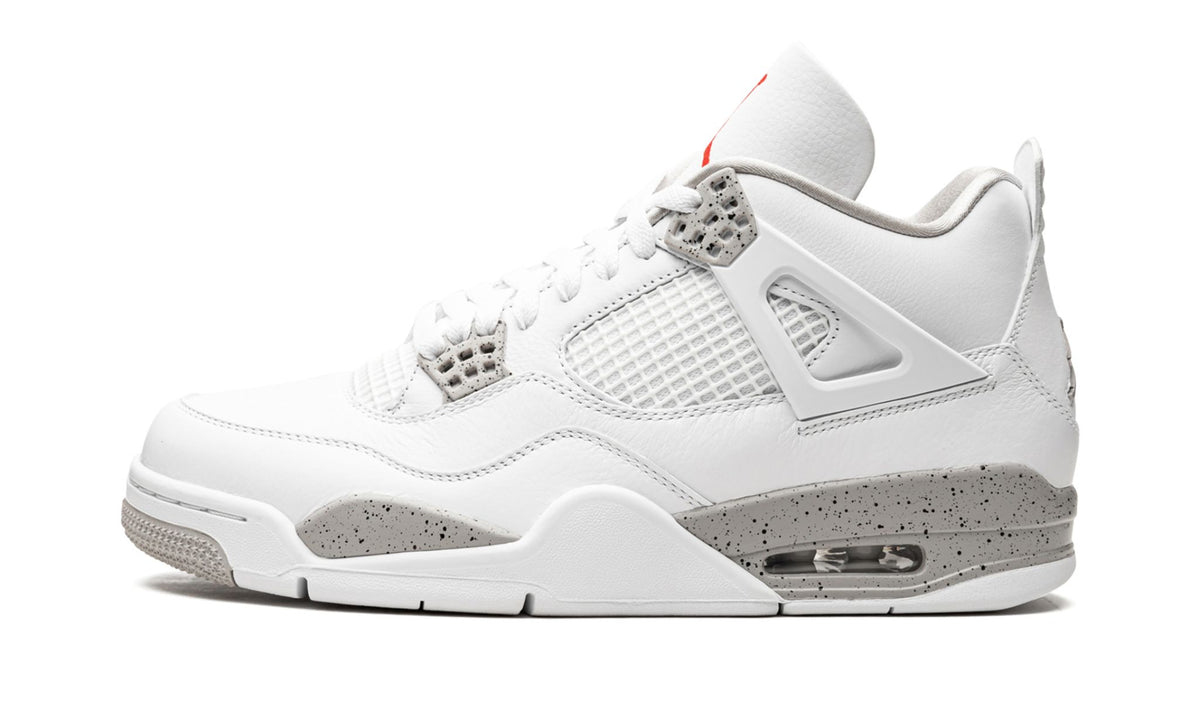 White Oreo - Air Jordan 4 Retro - product image from the listing.