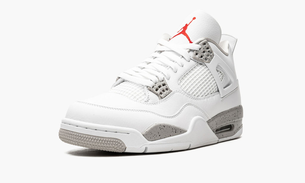 White Oreo - Air Jordan 4 Retro - product image from the listing.
