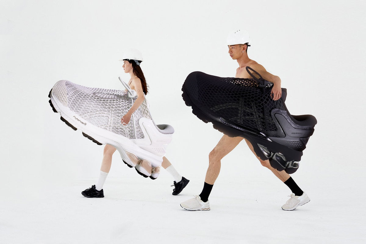"Buffalo Bag" Asics x Vivienne Westwood Gel-Kayano 26 Black/Black - product image from the listing.