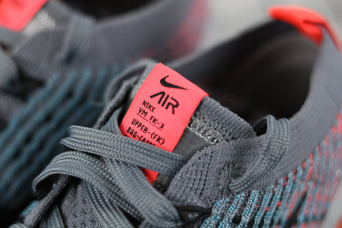 Nike Air VaporMax Flyknit 3 AJ6910-601 Trainers - product image from the listing.