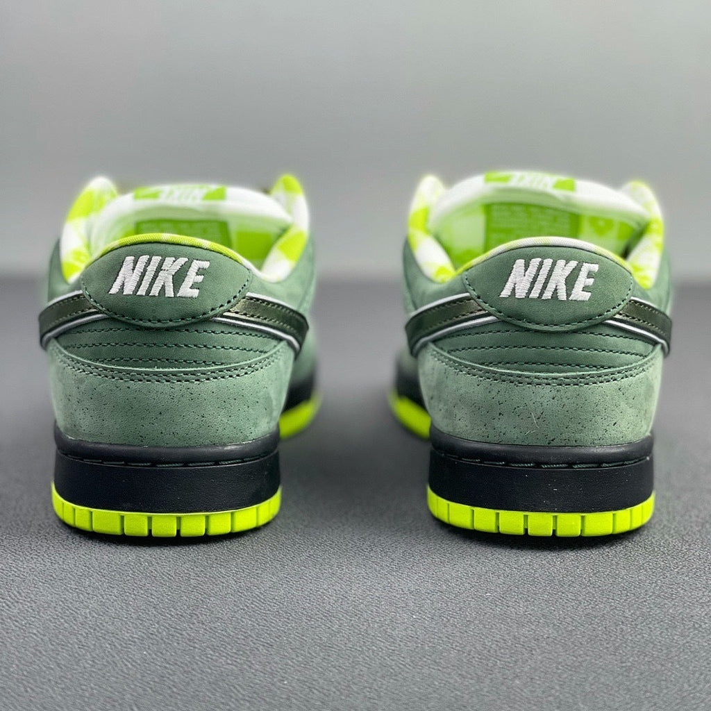 Nike SB Dunk Low Green Lobster Trainers BV1310-337 - product image from the listing.