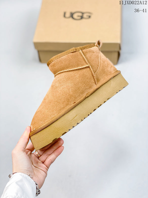 Women's BHUS3 Wool 35-41 Shoes with box - product image from the listing.