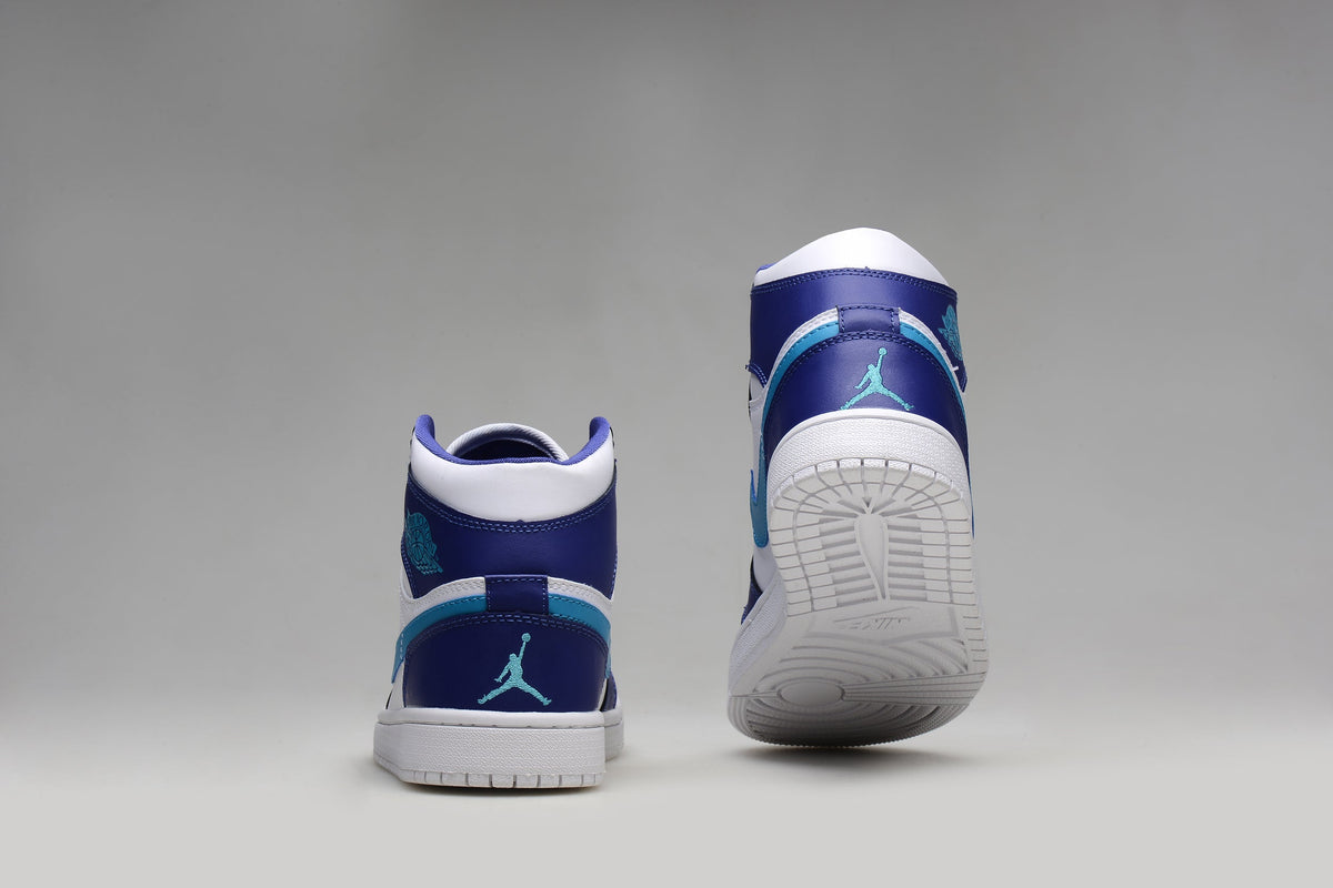 Jordan 1 Retro High Sneakers in White Blue - product image from the listing.