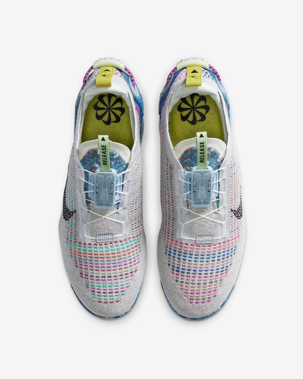 Nike Air VaporMax 2020 Flyknit CJ6740-001 Trainers - product image from the listing.
