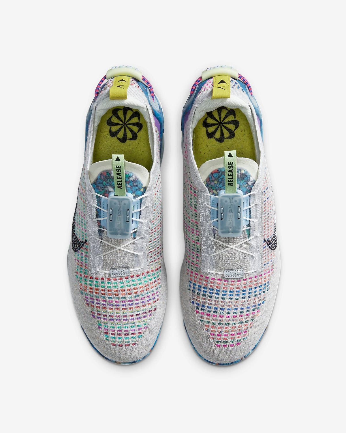Nike Air VaporMax 2020 Flyknit CJ6740-001 Trainers - product image from the listing.