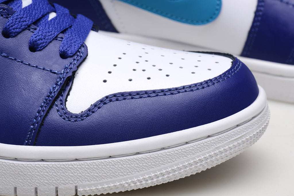 Jordan 1 Retro High Sneakers in White Blue - product image from the listing.
