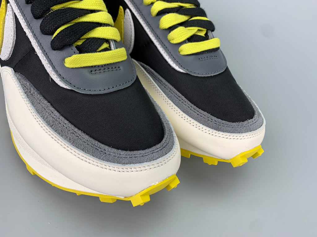 Nike x sacai LDV Waffle Trainers DJ4877-001 - product image from the listing.