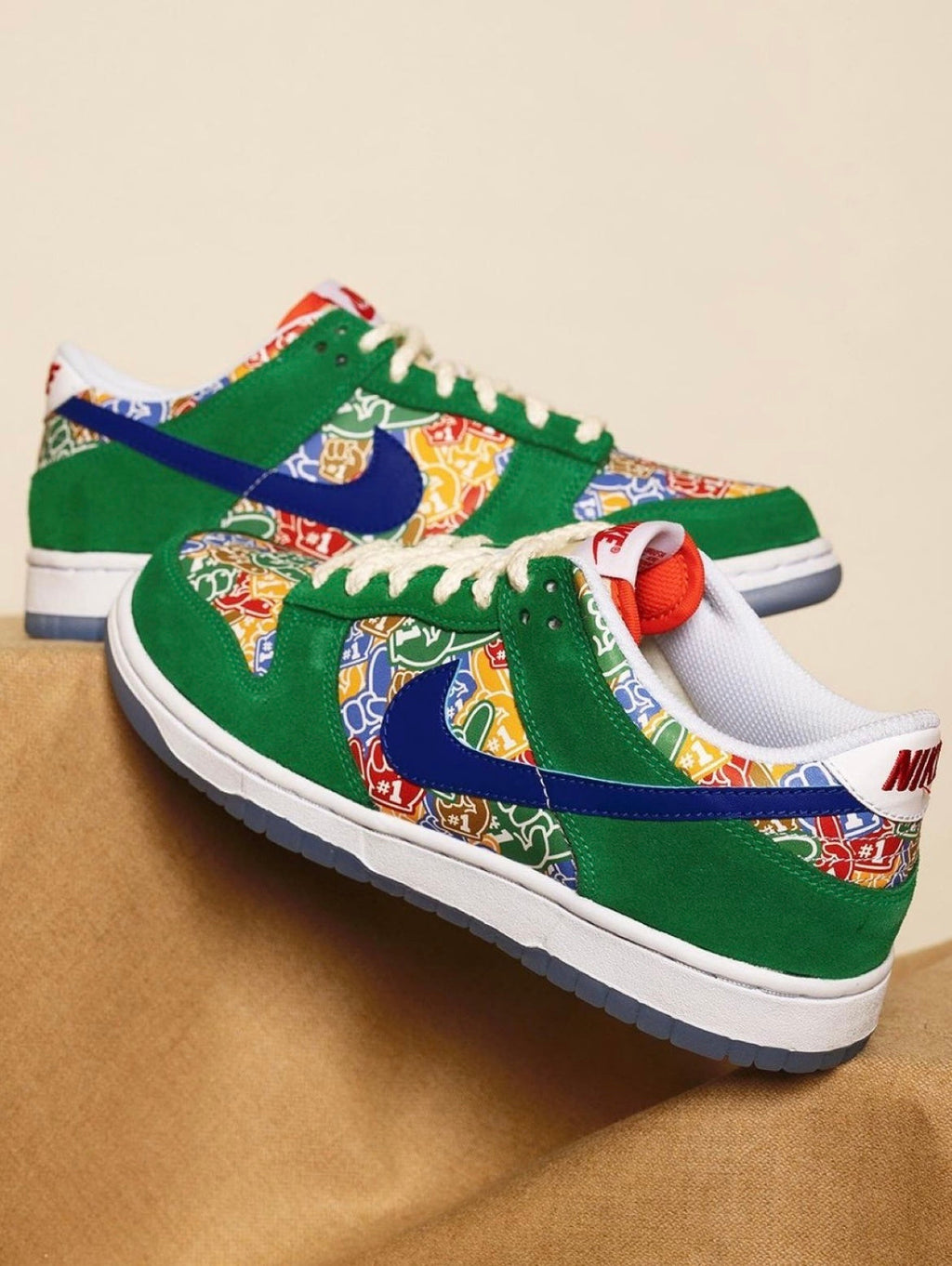 Nike SB Dunk Low Foam Finger Trainers DZ5184-300 - product image from the listing.