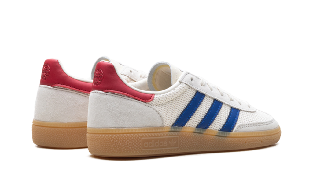 "Kith x Lionel Messi - White Collegiate Royal" Handball Spezial KJ2712 - product image from the listing.