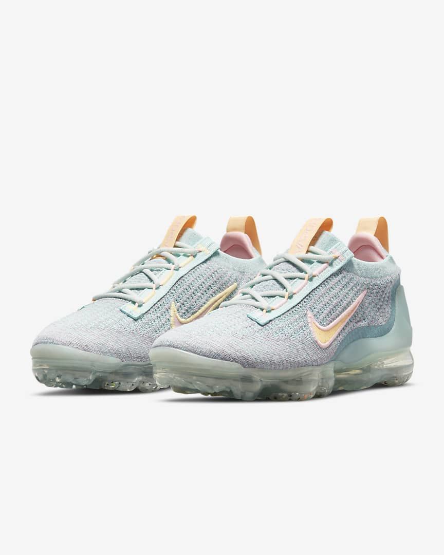 Nike Air VaporMax 2021 Flyknit DH4088-300 Trainers - product image from the listing.
