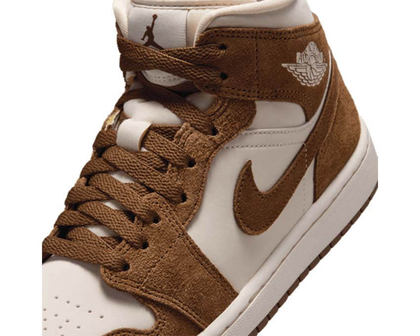 "Light British Tan" Air Jordan 1 Mid W - product image from the listing.