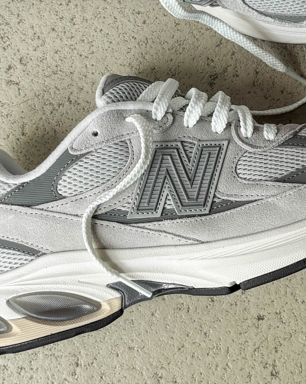 ABZORB 2010 by New Balance - product image from the listing.
