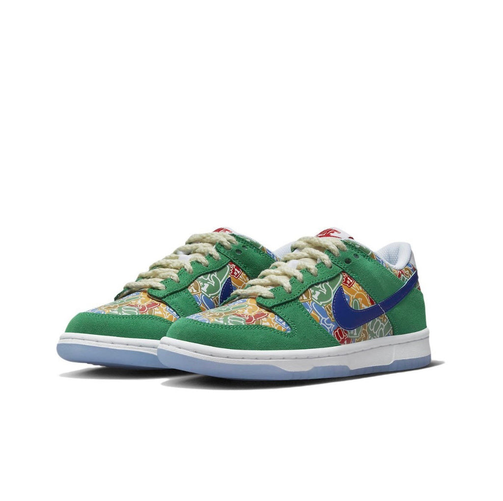 Nike SB Dunk Low Foam Finger Trainers DZ5184-300 - product image from the listing.
