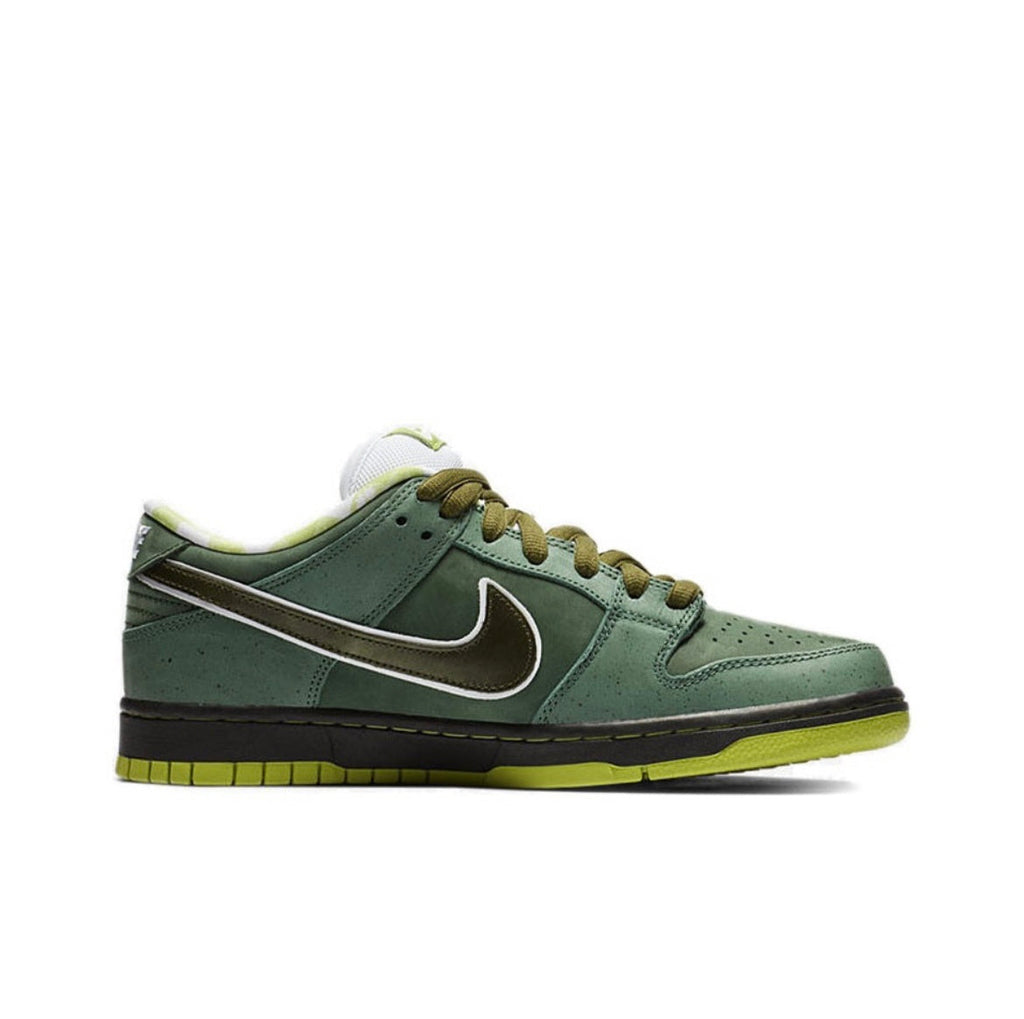 Nike SB Dunk Low Green Lobster Trainers BV1310-337 - product image from the listing.