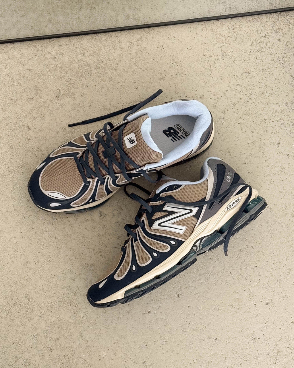ABZORB 1890 by New Balance - product image from the listing.