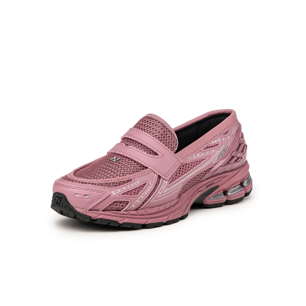 1906L by New Balance - product photo shown in the listing for this item.