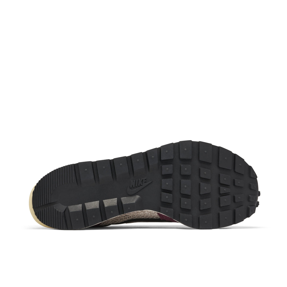 Sacai x Nike Vaporwaffle in Red Green - product image from the listing.